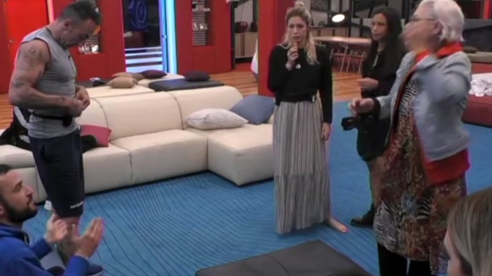 Gf, Danilo: "Me ubriaco e me infilo la Bramieri". E la battuta sessista scatena una bufera