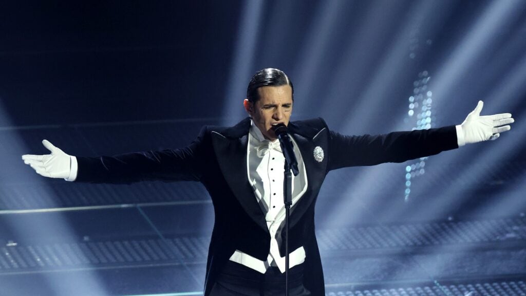 L’adolescenza in una comune, le accuse di plagio e la rinascita: Achille Lauro torna a Sanremo 2026
