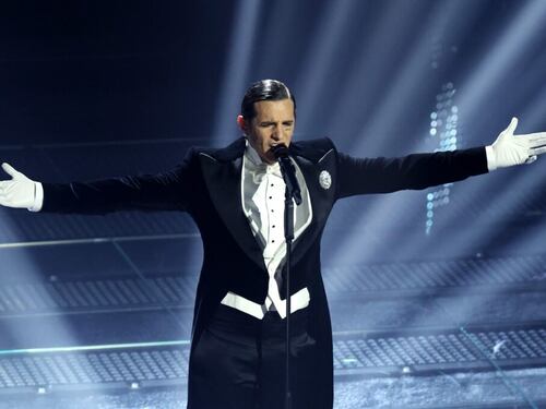 L’adolescenza in una comune, le accuse di plagio e la rinascita: Achille Lauro torna a Sanremo 2026