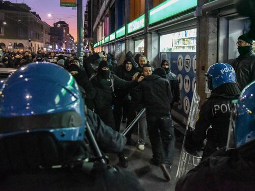 "Violenze e guerriglia per Alfredo Cospito". Sei misure cautelari per gli scontri a Milano