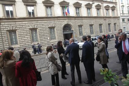 Evacuata la sede Consob di Milano 11