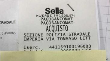 Commerciante paga la multa con il Pos e gli addebitano 5 euro