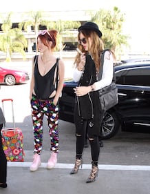 Bella Thorne sexy in aeroporto a Los Angeles 8