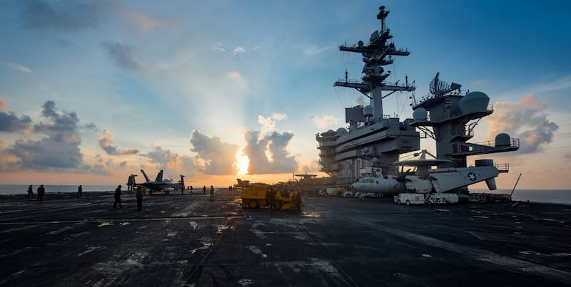 La portaerei Carl Vinson 8