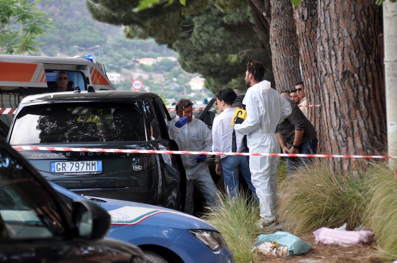 Trovato morto in auto il marito dell'eurodeputata Donato 6