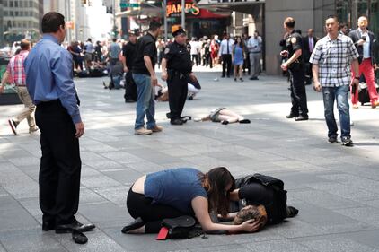Auto travolge i pedoni a Times Square 5