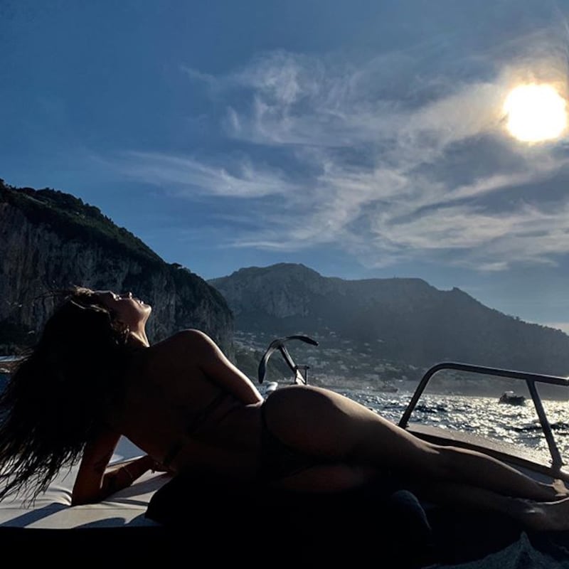 Cristiana Buccino sensuale su Instagram 6