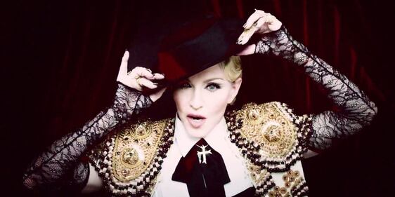 Madonna topless su Instagram 17
