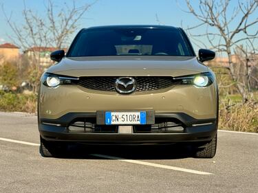 Mazda MX-30 2024: guarda la gallery del crossover elettrico giapponese 9