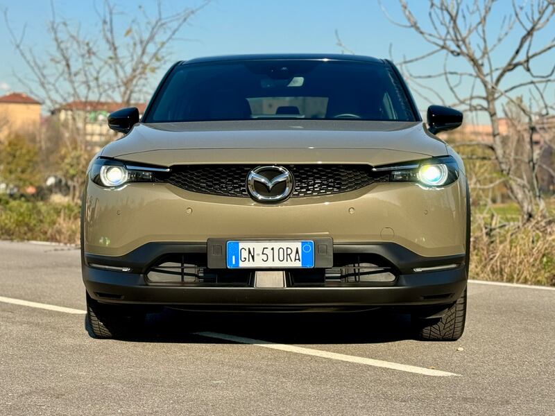 Mazda MX-30 2024: guarda la gallery del crossover elettrico giapponese 9