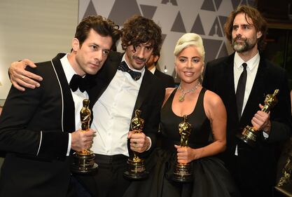  Oscar 2019, l'eleganza di Lady Gaga 6