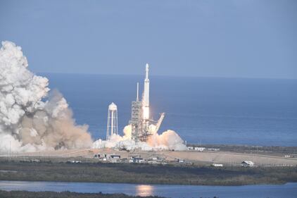 Parte il bus spaziale di Space X 18