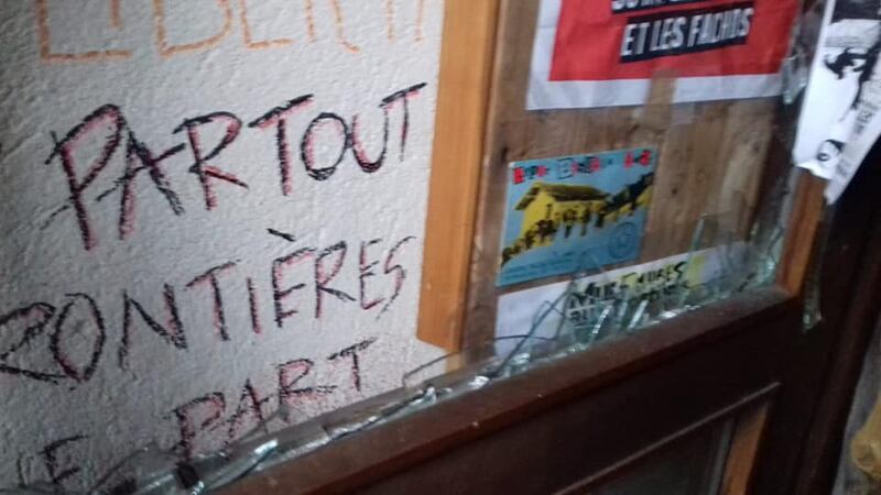 Il blitz delle forze dell'ordine nel rifugio autogestito che ospita i migranti 2