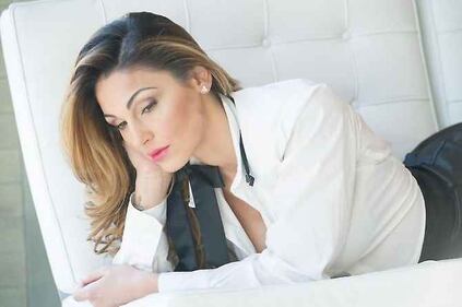 Anna Tatangelo provocante su Chi 2