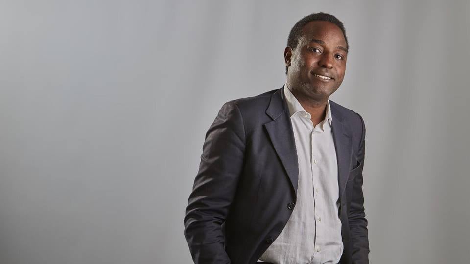 Lascia il M5s e viene insultato: "Tornatene in Africa col barcone”