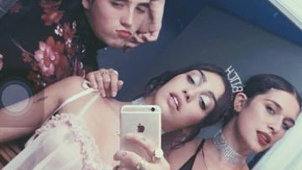 La figlia di Madonna a seno nudo su Snapchat con delle amiche