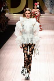 Monica Bellucci e le star in passerella per Dolce & Gabbana 10
