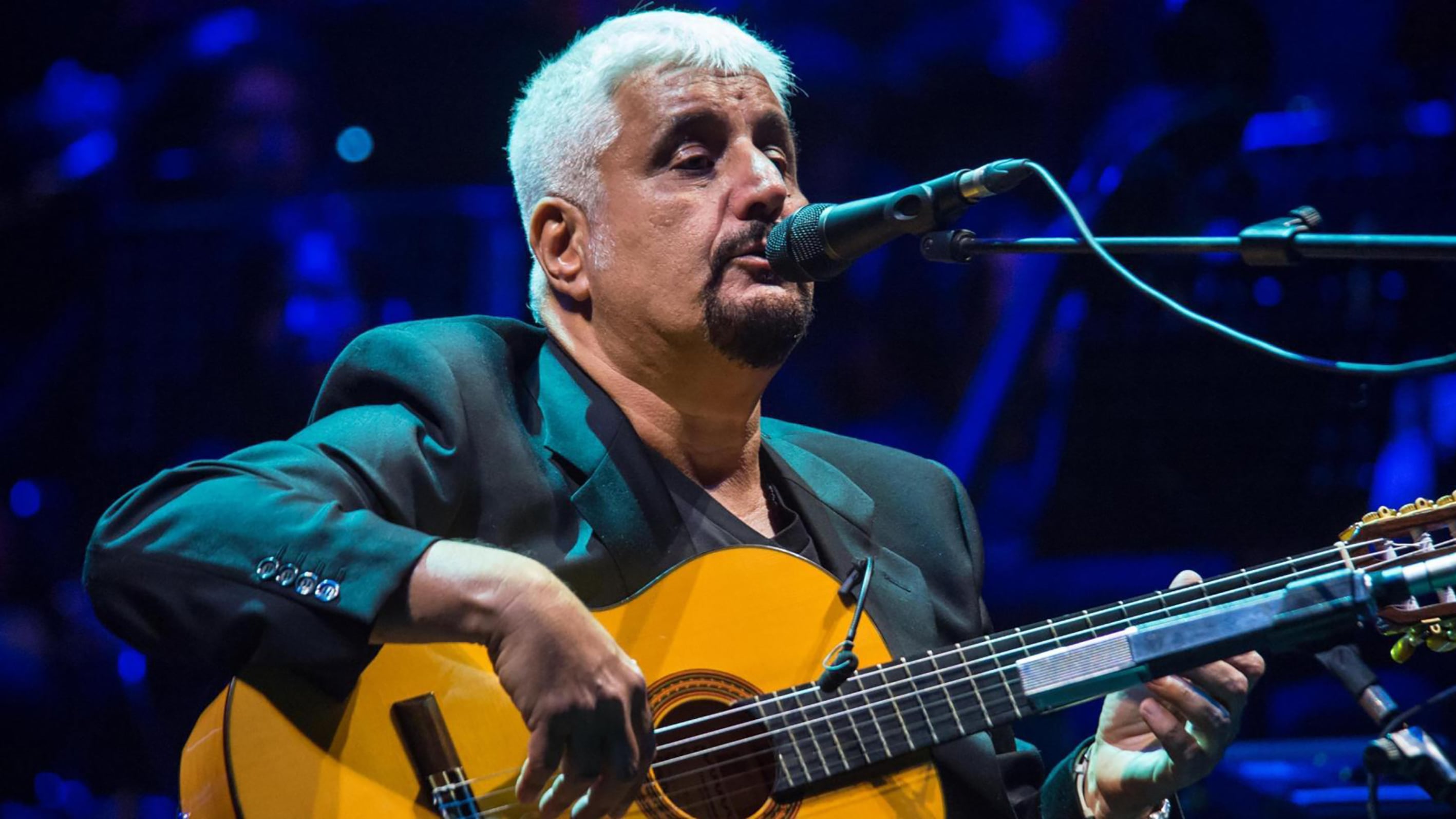 Pino Daniele, dopo anni parla la moglie: "Tanti amici mi hanno voltato le spalle"