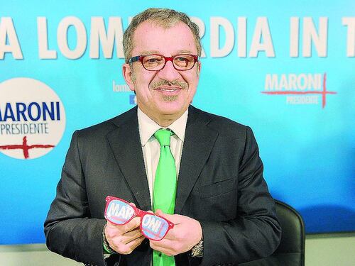 Il puzzle giunta prende forma I nomi e le caselle da riempire