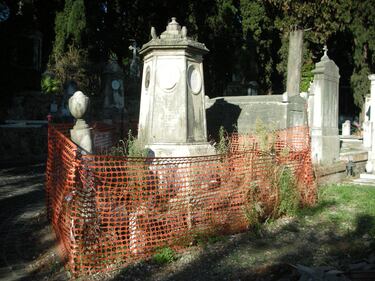 Degrado e furti tra le tombe: cimiteri capitolini saccheggiati e abbandonati 1