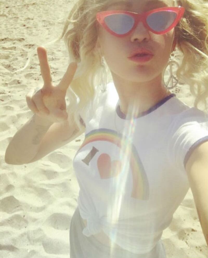 Miley Cyrus e Liam Hemsworth, le foto della coppia  4