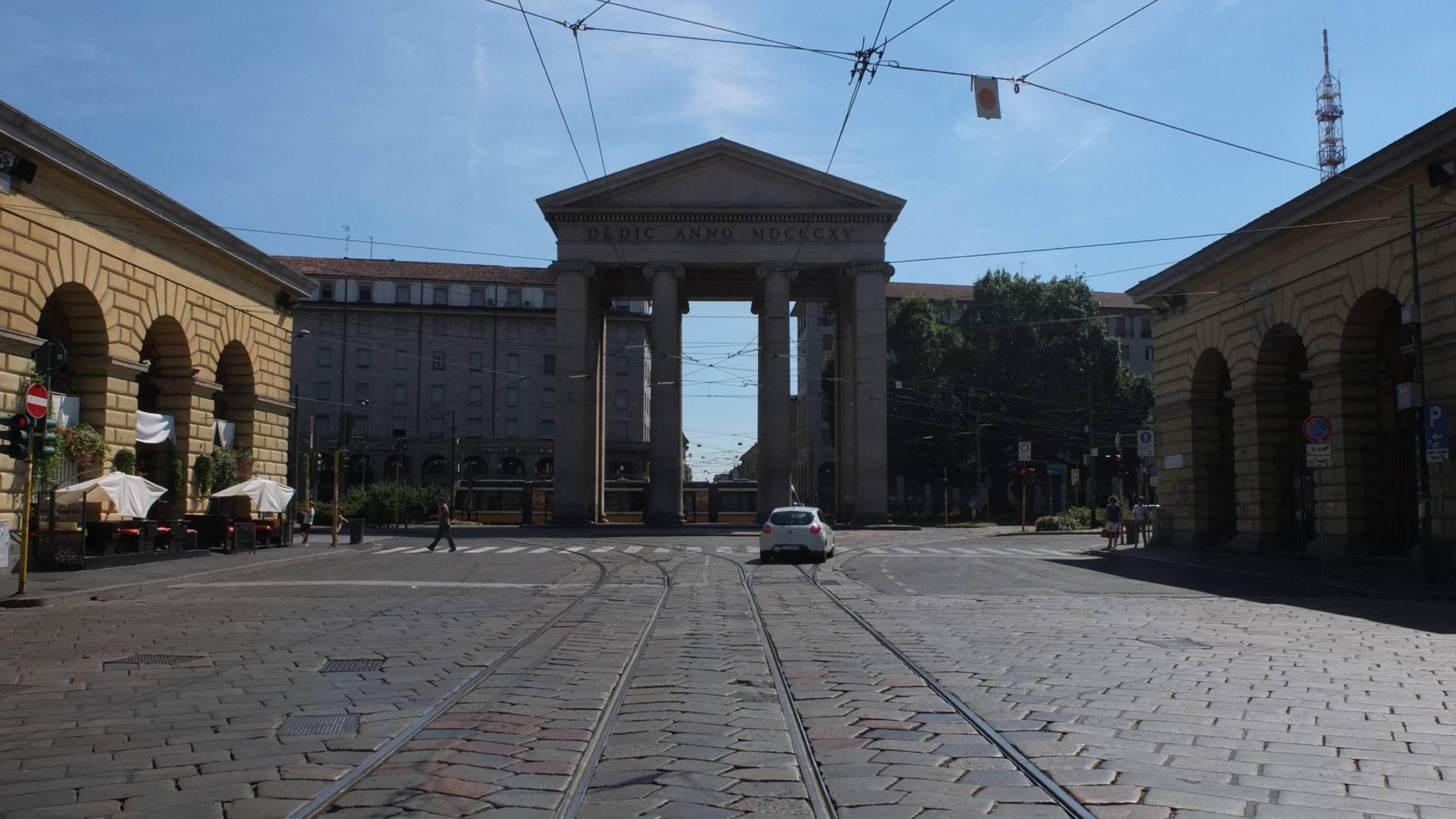 I milanesi rientrano già e trovano negozi chiusi Anche quelli dei cinesi