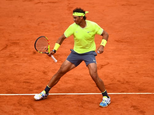 Roland Garros, Nadal vince la supersfida contro Federer e approda in finale