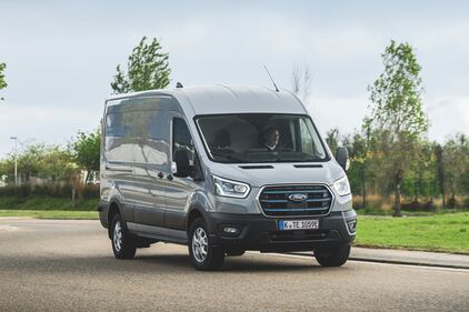 Ford E-Transit, il furgone più venduto al mondo diventa 100% elettrico: guarda la gallery 4