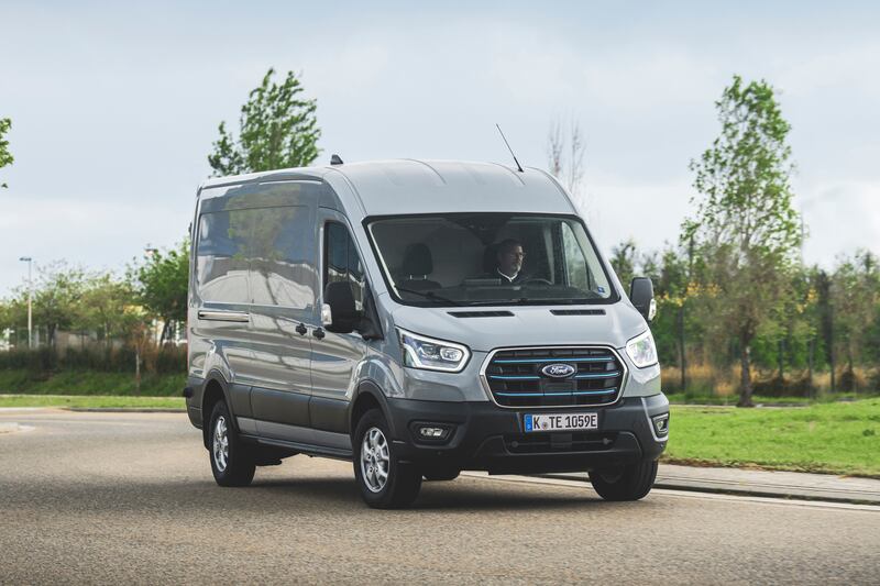 Ford E-Transit, il furgone più venduto al mondo diventa 100% elettrico: guarda la gallery 4