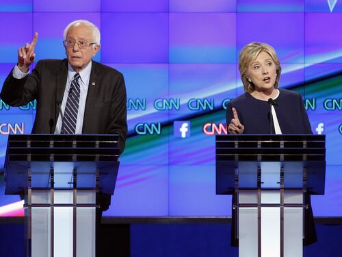 Hillary la spunta nella sfida tv. Ma è Sanders a salvarla sul mailgate