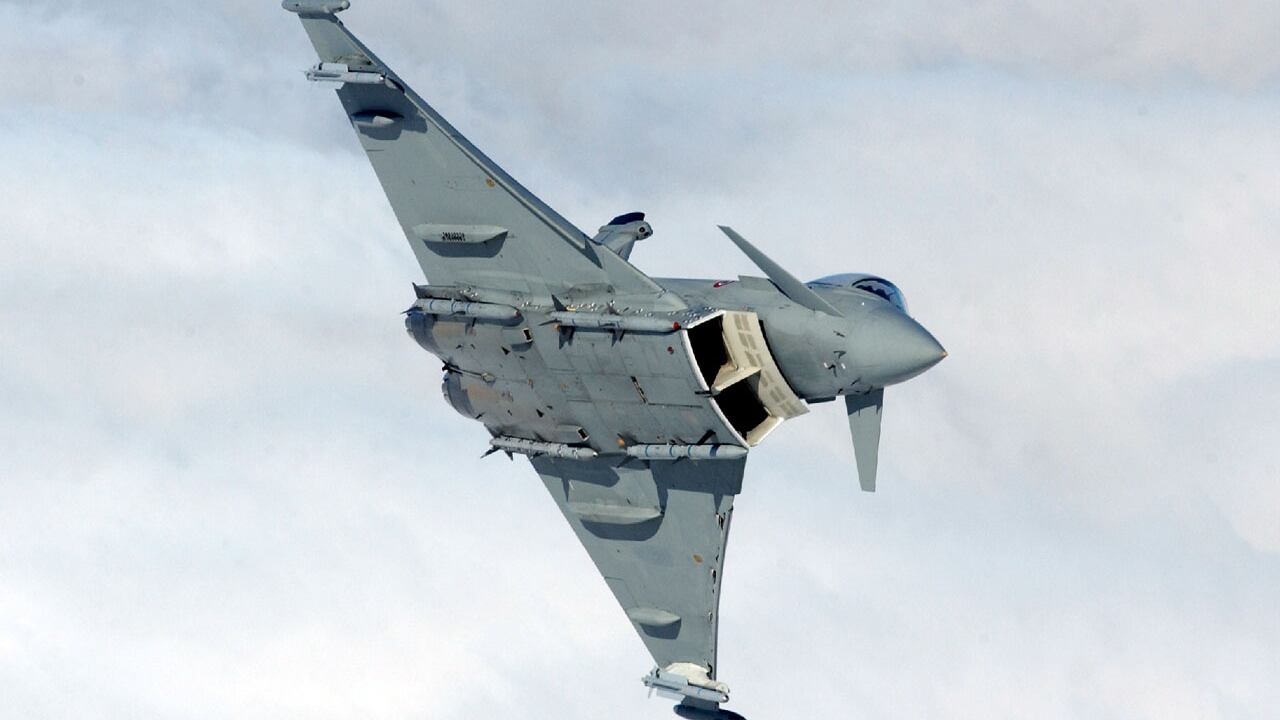Eurofighter intercetta sospetto aereo di lusso sopra Venezia