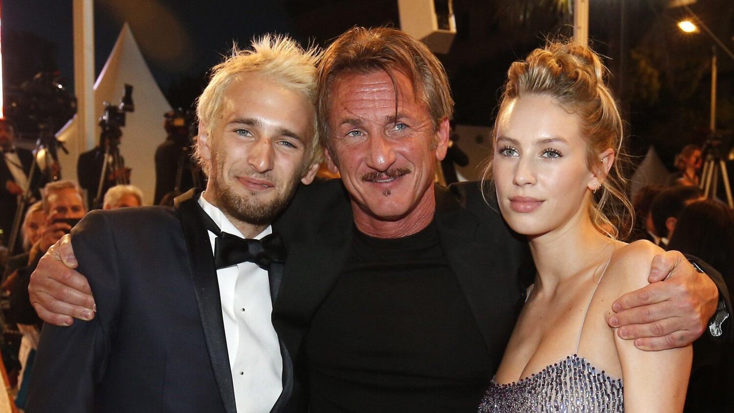 La figlia di Sean Penn gli ruba la scena a Cannes 21