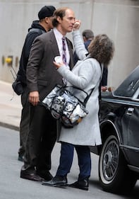 Matthew McConaughey calvo e con la pancetta: irriconoscibile per "Gold" 11