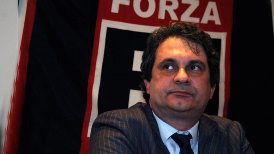 Il leader di Forza Nuova: "Radio Belva circo di nani e ballerine"