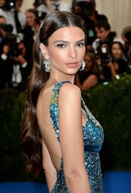 Emily Ratajkowski, selfie hot in biancheria intima 8