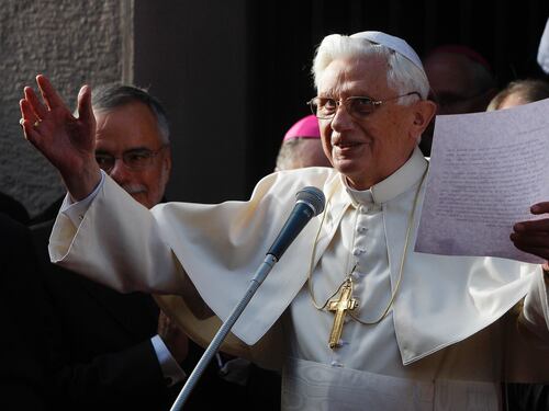 "Restate saldi nella fede": il testamento spirituale di Ratzinger