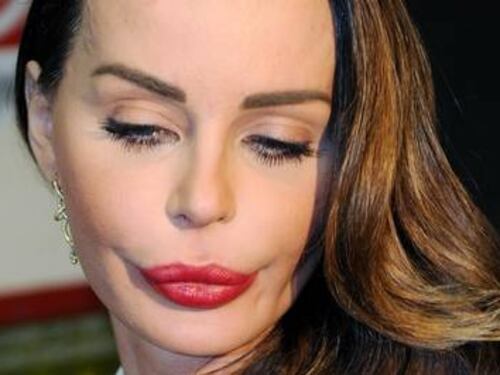 Scontro Belen-Moric: "Ignorante e stupida come una capra"