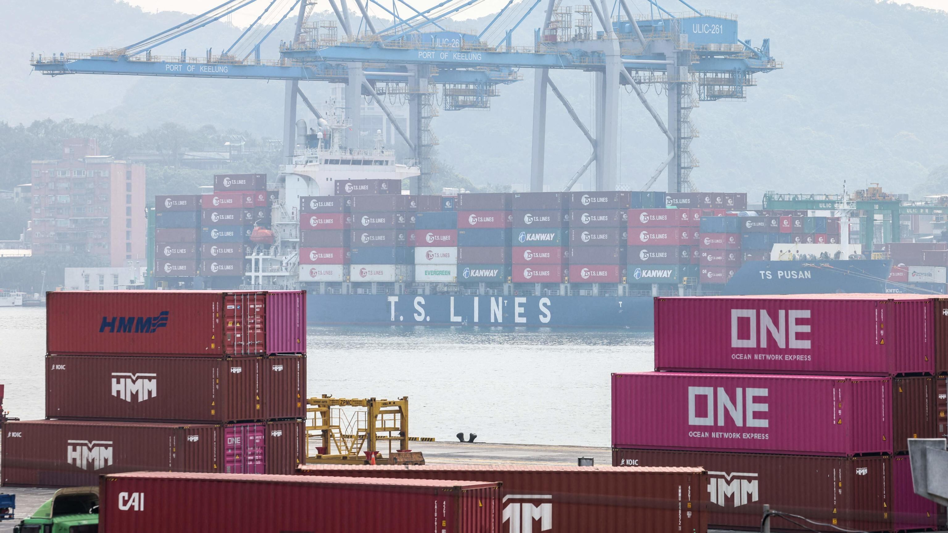 Trump voleva fermare l’export cinese: ecco perché il piano fatica a decollare