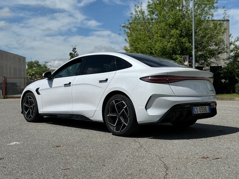 BYD Seal: guarda la gallery della nuova berlina elettrica da 530 CV 11