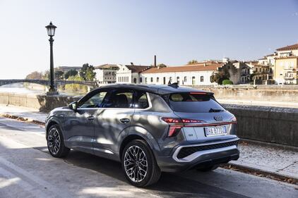 Audi Q3 e-hybrid: guarda la gallery 14