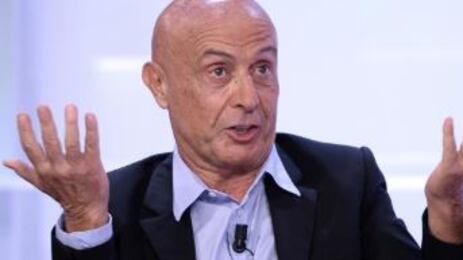 Anche Minniti lancia l'allarme: "C’è correlazione tra migranti e Covid"