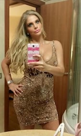 Francesca Cipriani paparazzata da Chi: estate bollente 8