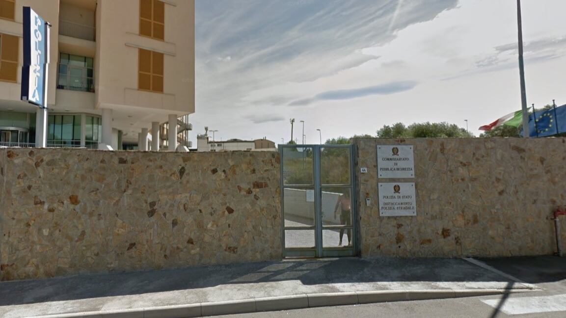 "Non distruggete la rete" E 20enni vandali pestano l'anziano che li sgrida