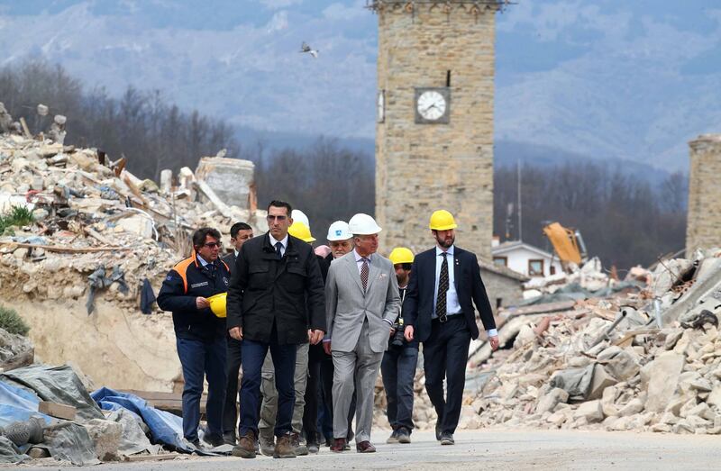 Amatrice, il principe Carlo in visita nel paese distrutto dal terremoto 9