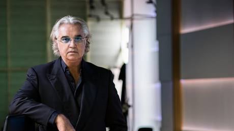 Calo turismo, Briatore: "Il maltempo è una scusa. In Versilia ci sono solo pony"