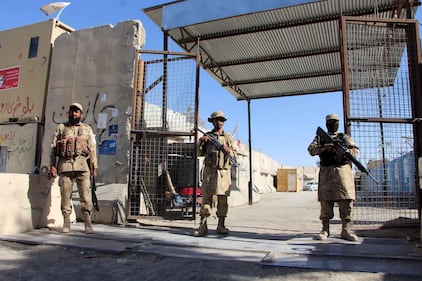 Afghanistan contro Pakistan: notte di guerra al confine, valichi chiusi e minacce di rappresaglia 2