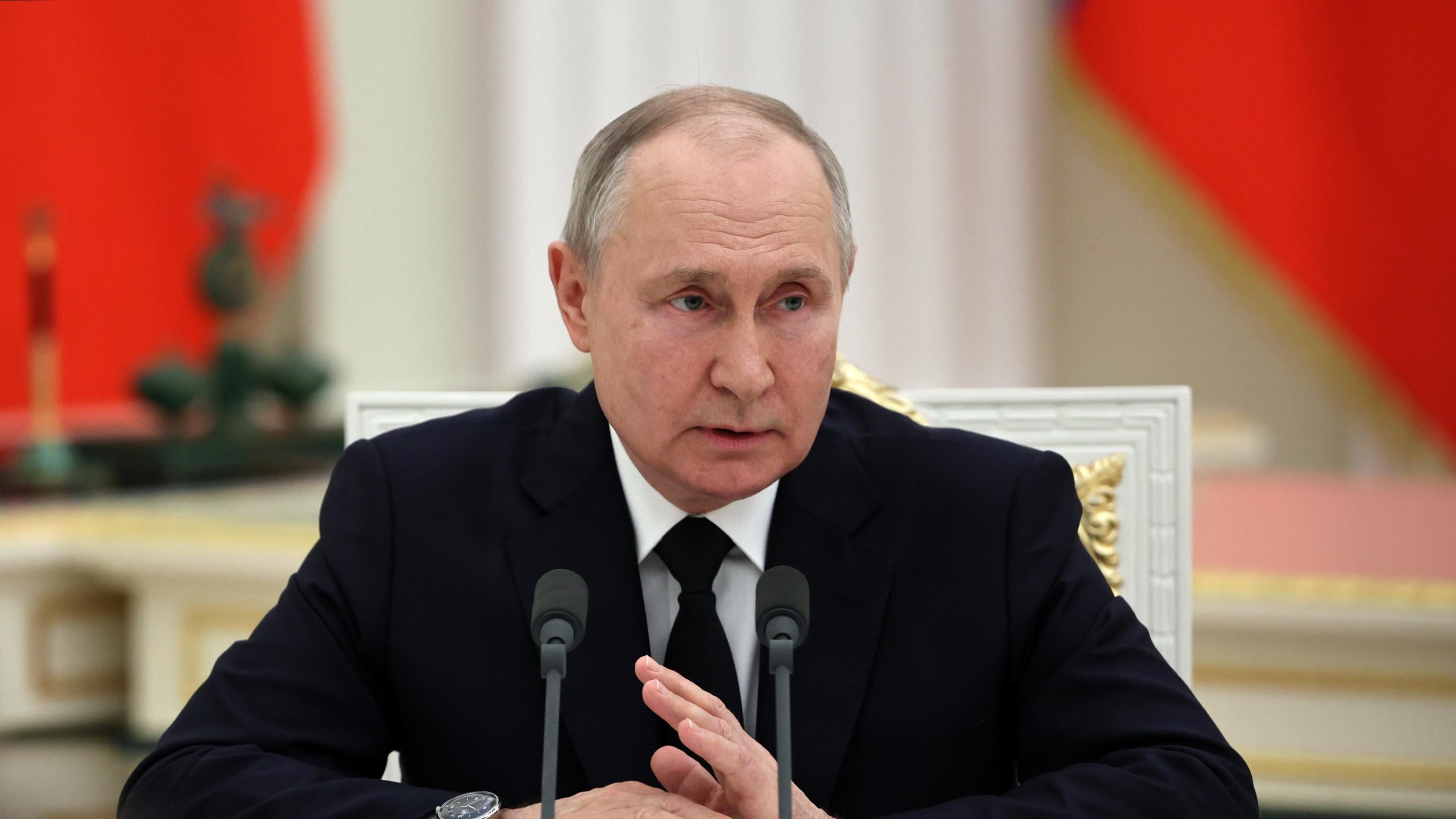 Putin avvisa la Polonia: "La Bielorussia è nostra". E sul grano isola Kiev