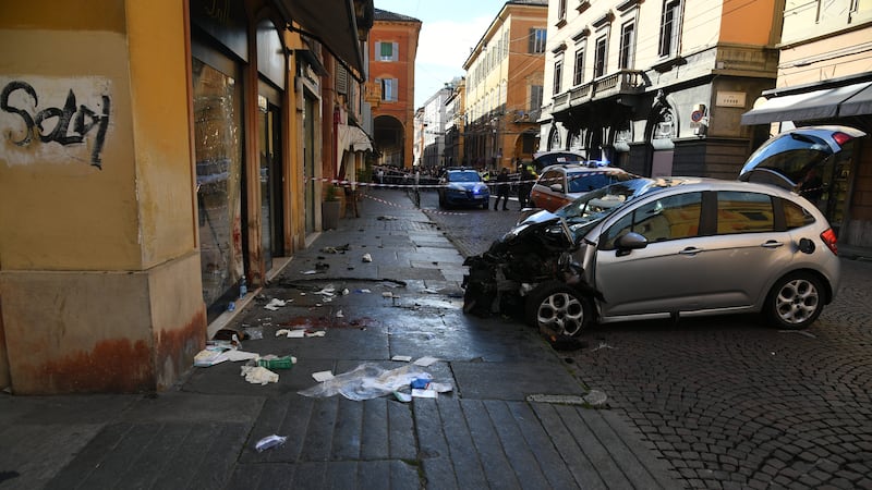 Modena, è terrorismo. Sinistra ammutolita e il sindaco attacca noi