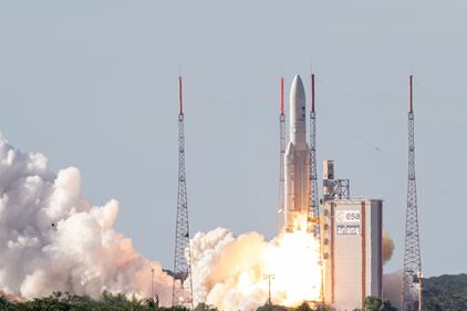Guyana francese, il lancio del satellite Edrs 5
