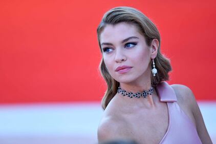 Stella Maxwell seduce il Festival 12